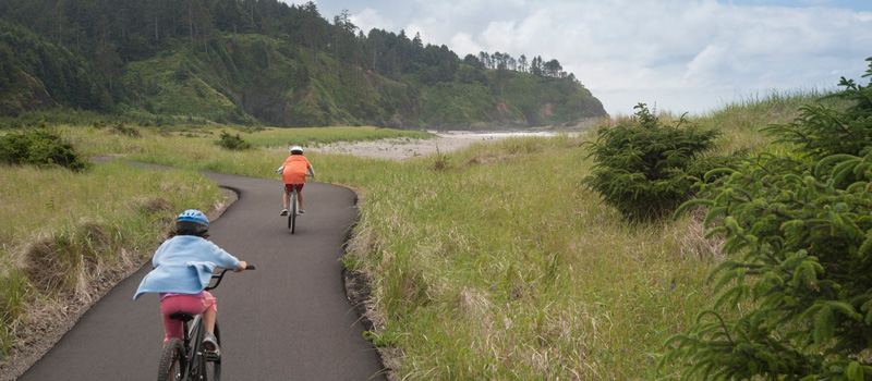 Biking along the Long Beach Discovery Trail